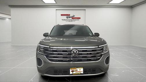 Avocado Green Pearl 2025 Volkswagen Atlas 2.0T SEL
