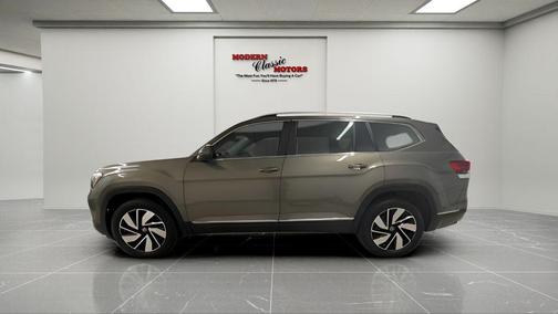 Avocado Green Pearl 2025 Volkswagen Atlas 2.0T SEL
