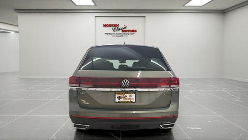 Avocado Green Pearl 2025 Volkswagen Atlas 2.0T SEL