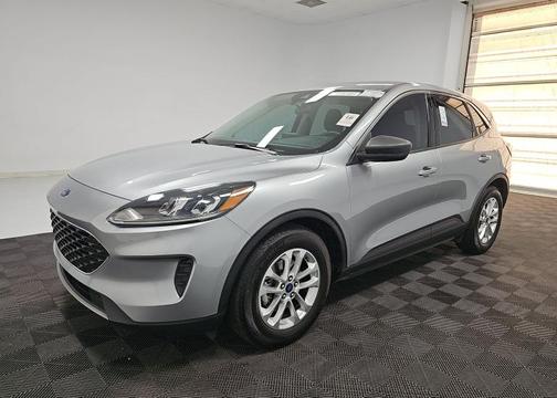 Iconic Silver Metallic 2022 Ford Escape SE