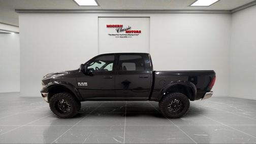 Brilliant Black Crystal Pearlcoat 2017 RAM 1500 Tradesman