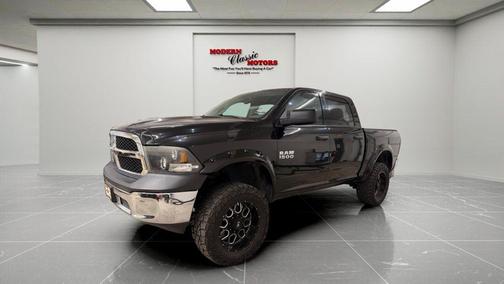 Brilliant Black Crystal Pearlcoat 2017 RAM 1500 Tradesman