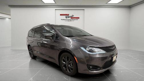 2020 Chrysler Pacifica Touring-L Plus