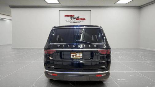 Diamond Black Crystal Pearlcoat 2022 Jeep Wagoneer Series III 4x4