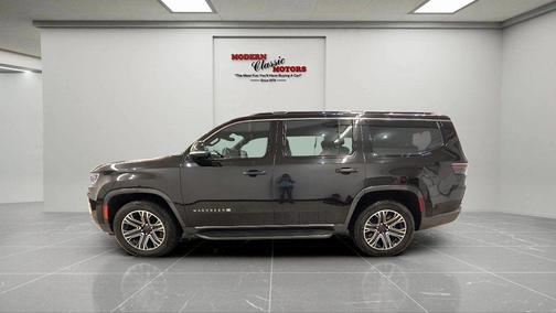 Diamond Black Crystal Pearlcoat 2022 Jeep Wagoneer Series III 4x4