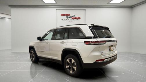Bright White Clearcoat 2022 Jeep Grand Cherokee 4xe Base