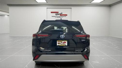 2024 Toyota Highlander Hybrid Platinum