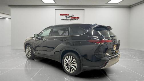 2024 Toyota Highlander Hybrid Platinum