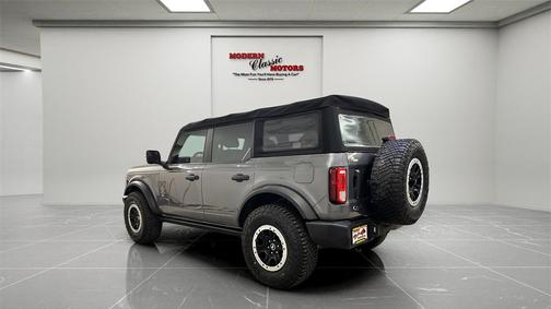 2021 Ford Bronco Base