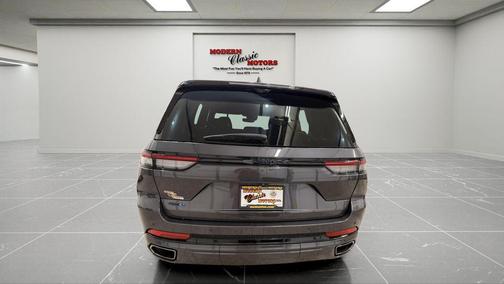 Baltic Gray Metallic Clearcoat 2024 Jeep Grand Cherokee 4xe Anniversary Edition
