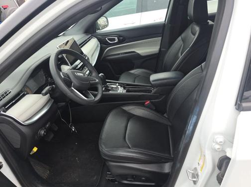 Bright White Clearcoat 2025 Jeep Compass Limited