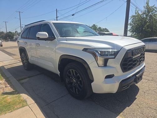 Wind Chill Pearl 2023 Toyota Sequoia Platinum