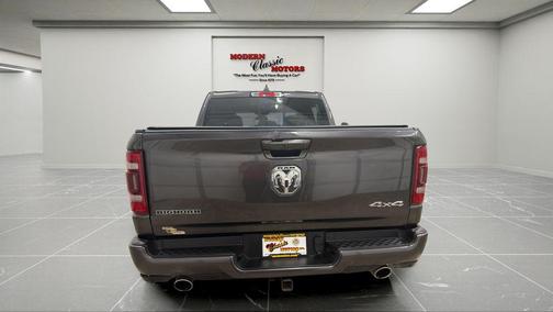Granite Crystal Metallic Clearcoat 2019 RAM 1500 Big Horn