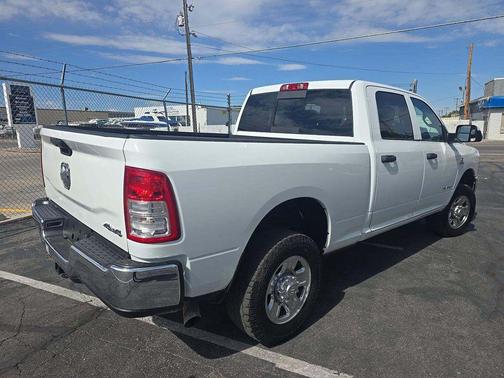 Bright White Clearcoat 2022 RAM 3500 Tradesman Crew Cab 4x4 6'4' Box