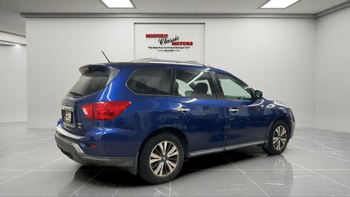 2017 Nissan Pathfinder SL