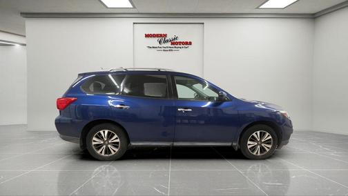 2017 Nissan Pathfinder SL