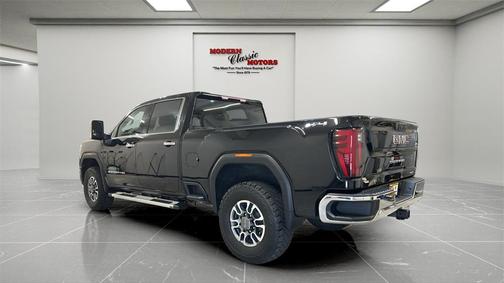2025 GMC Sierra 3500 SLT