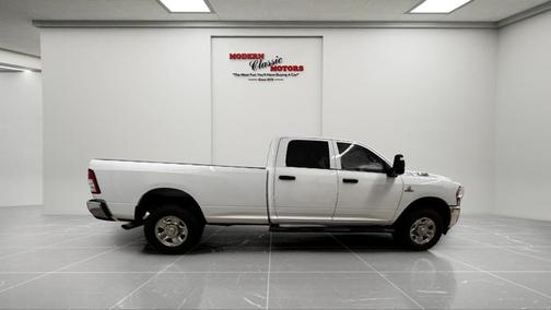 2024 RAM 2500 Tradesman Crew Cab 4x4 8' Box