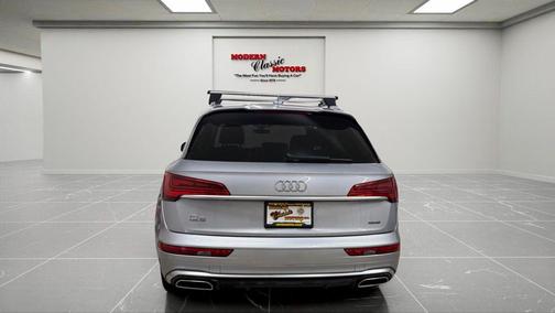 Mythos Black Metallic 2024 Audi Q5 45 S line Premium Plus