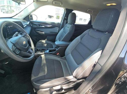 Mosaic Black Metallic 2025 Chevrolet Trailblazer LT