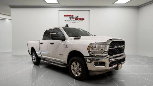 Bright White Clearcoat 2024 RAM 2500 Big Horn Crew Cab 4x4 6'4' Box
