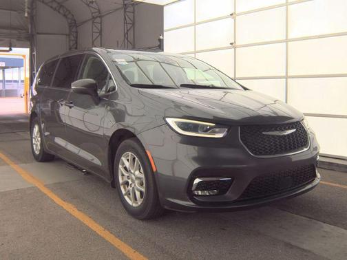 Granite Crystal Metallic Clearcoat 2023 Chrysler Pacifica Touring L
