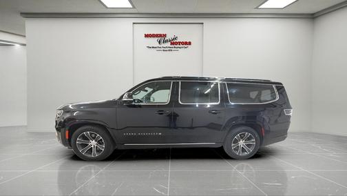 Diamond Black Crystal Pearlcoat 2024 Jeep Grand Wagoneer L 4x4