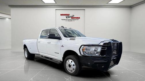 Bright White Clearcoat 2020 RAM 3500 Big Horn Crew Cab 4x4 8' Box