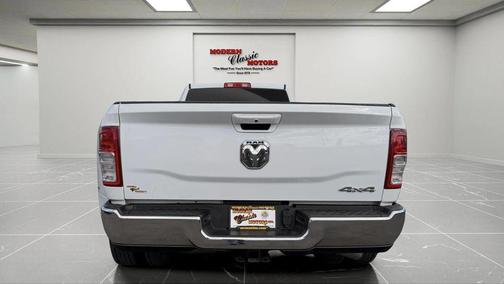 Bright White Clearcoat 2020 RAM 3500 Big Horn Crew Cab 4x4 8' Box
