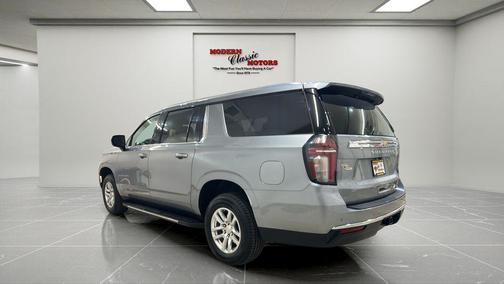 2024 Chevrolet Suburban LT