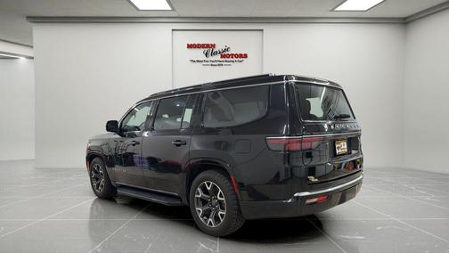 Diamond Black Crystal Pearlcoat 2024 Jeep Wagoneer Series III 4x4