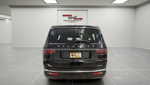 Diamond Black Crystal Pearlcoat 2024 Jeep Wagoneer Series III 4x4
