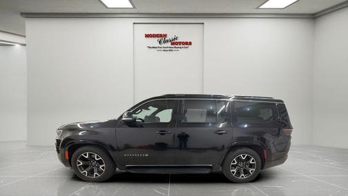 Diamond Black Crystal Pearlcoat 2024 Jeep Wagoneer Series III 4x4