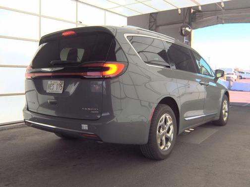Ceramic Gray Clearcoat 2021 Chrysler Pacifica Limited