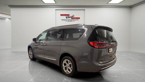 Ceramic Gray Clearcoat 2021 Chrysler Pacifica Limited
