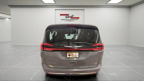 Ceramic Gray Clearcoat 2021 Chrysler Pacifica Limited