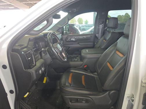 Summit White 2025 GMC Sierra 2500 AT4