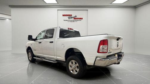 Bright White Clearcoat 2024 RAM 2500 Big Horn Crew Cab 4x4 6'4' Box