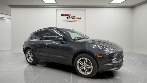 Volcano Grey Metallic 2020 Porsche Macan Macan