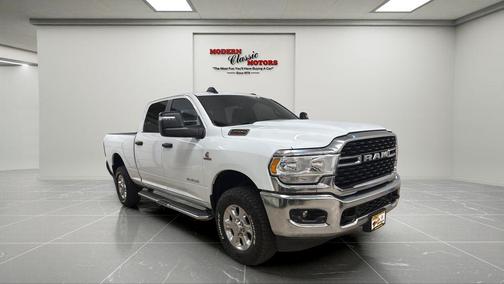 Bright White Clearcoat 2024 RAM 2500 Big Horn Crew Cab 4x4 6'4' Box