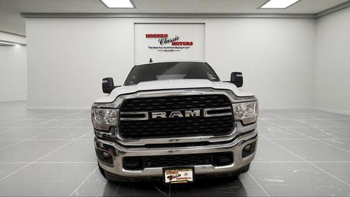 Bright White Clearcoat 2024 RAM 2500 Big Horn Crew Cab 4x4 6'4' Box
