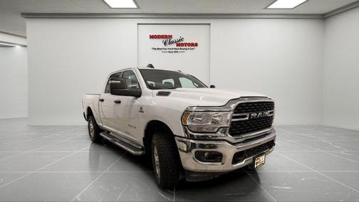 Bright White Clearcoat 2024 RAM 2500 Big Horn Crew Cab 4x4 6'4' Box