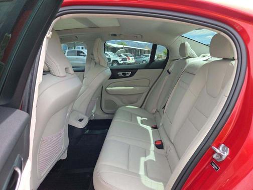 Fusion Red Metallic 2022 Volvo S60 T5 Momentum