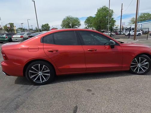 Fusion Red Metallic 2022 Volvo S60 T5 Momentum