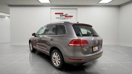 Gray 2014 Volkswagen Touareg 3.6L Sport