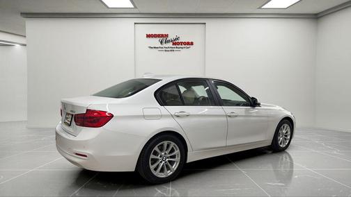 Alpine White 2017 BMW 320 i