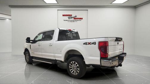 Oxford White 2022 Ford F-250 Lariat
