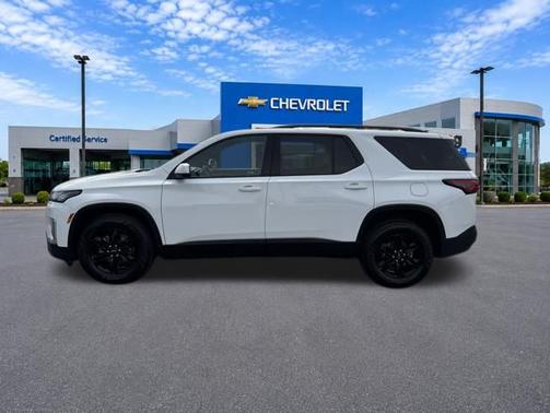 Summit White 2023 Chevrolet Traverse LT Cloth