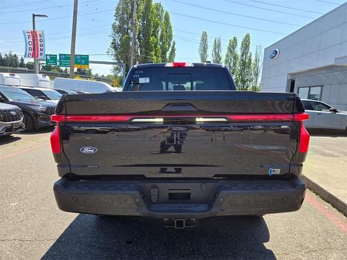 2025 Ford F-150 Lightning Platinum