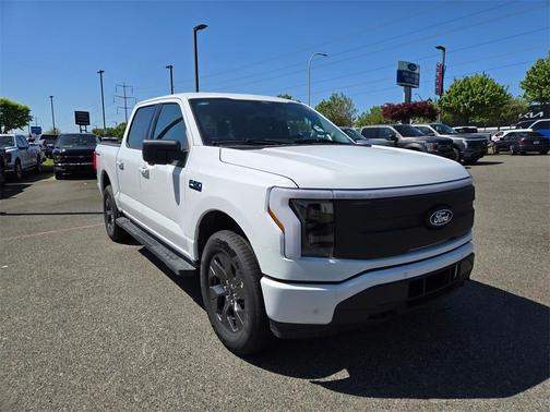 2025 Ford F-150 Lightning Flash